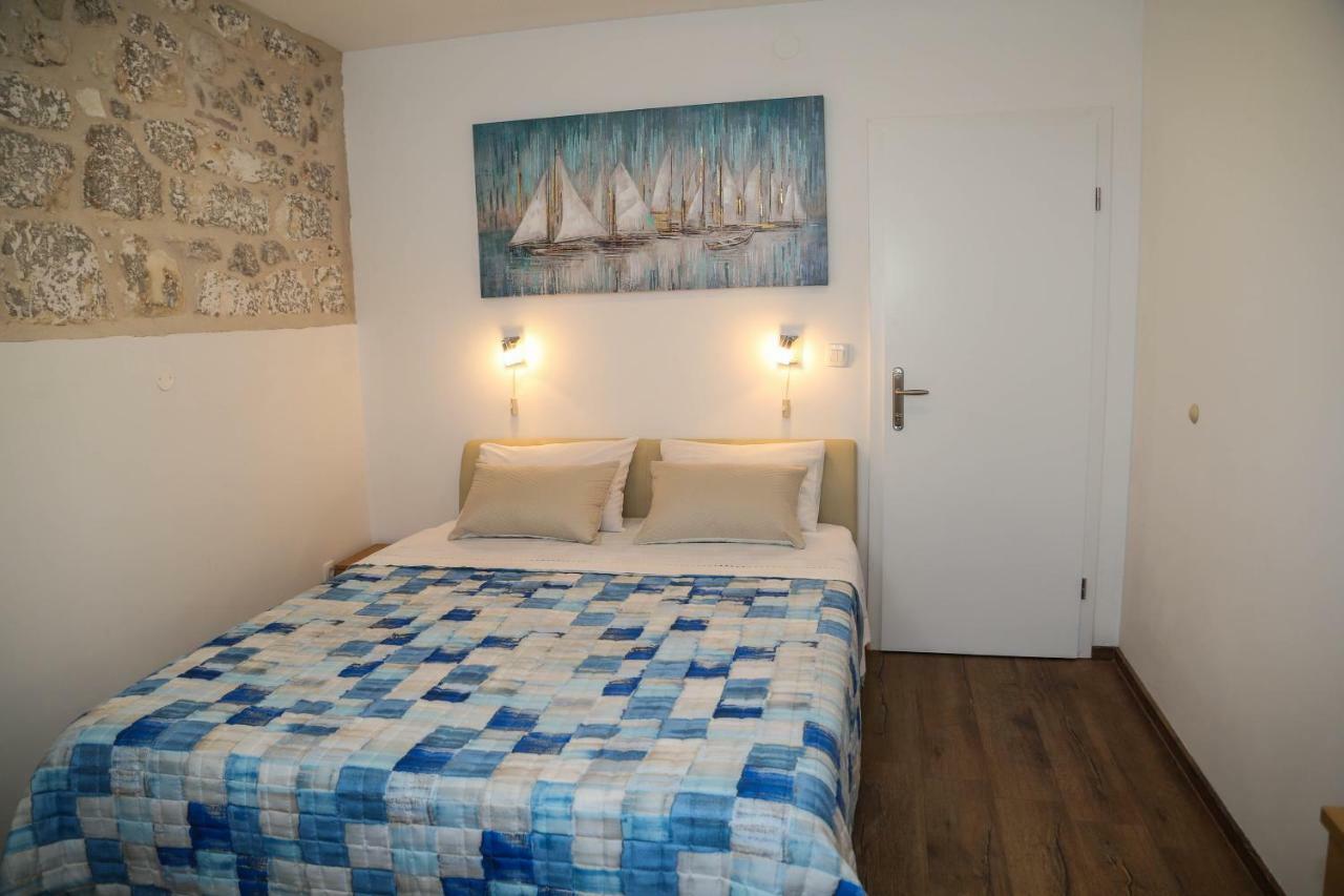 Apartments Seka Хвар Экстерьер фото